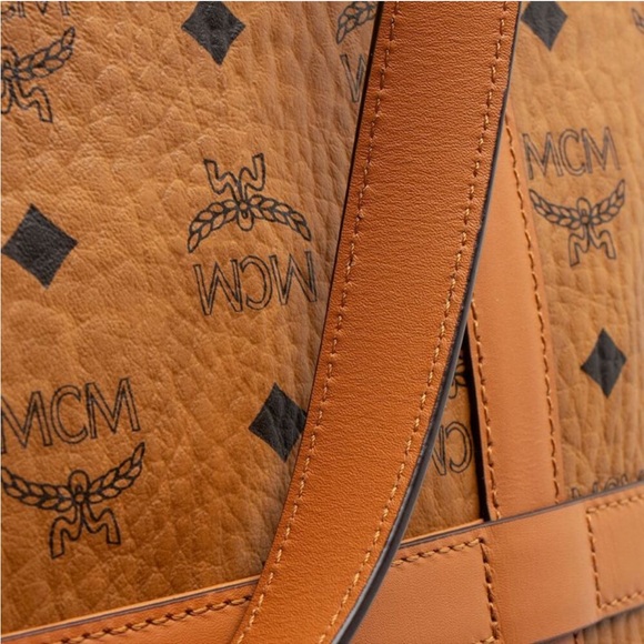 MCM Delmy Visetos Shopper NWT Cognac Black Gold Canvas Leather Medium - Picture 12 of 15